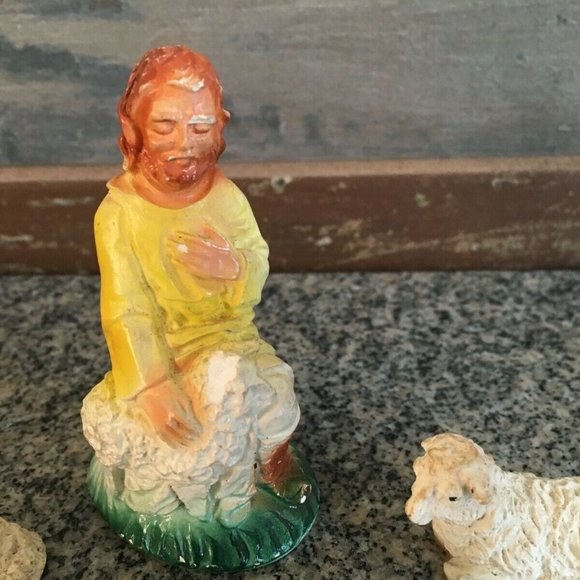 Vintage Mid-Century Chalk Chalk Ware Shepherd & Three Sheep - Picture 2 of 7